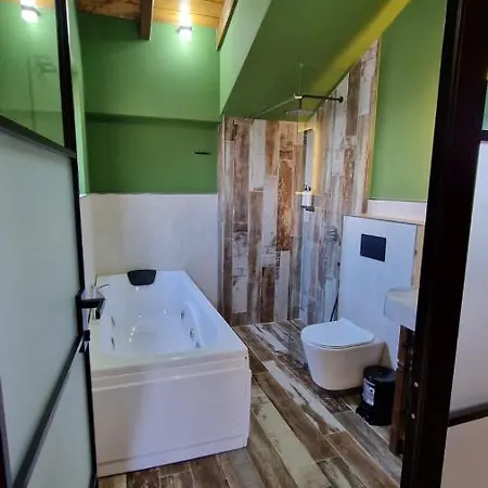 Bujtina Behram * Корча