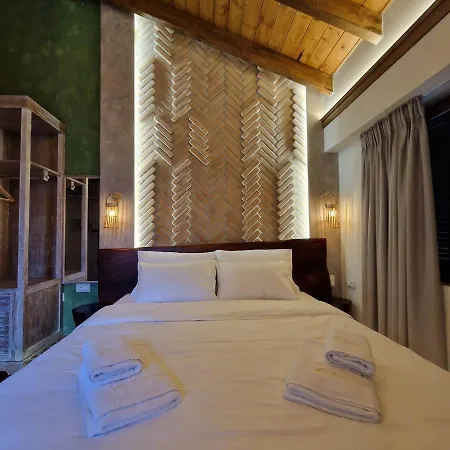 Bujtina Behram Отель Корча