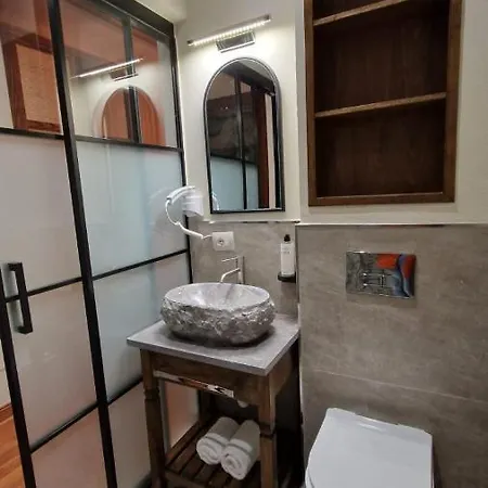 Hotel Bujtina Behram *