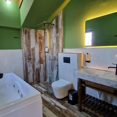 Bujtina Behram Korce