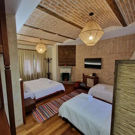 Bujtina Behram * Κορυτσά