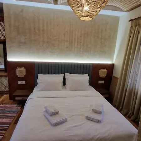 Bujtina Behram Hotel