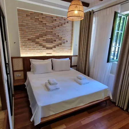 Bujtina Behram Hotel Korce